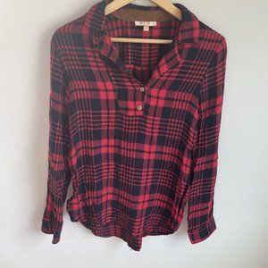 Skies Are Blue Women's V-Neck Red Plaid Shirt, Roll Tab Sleeve, Size M